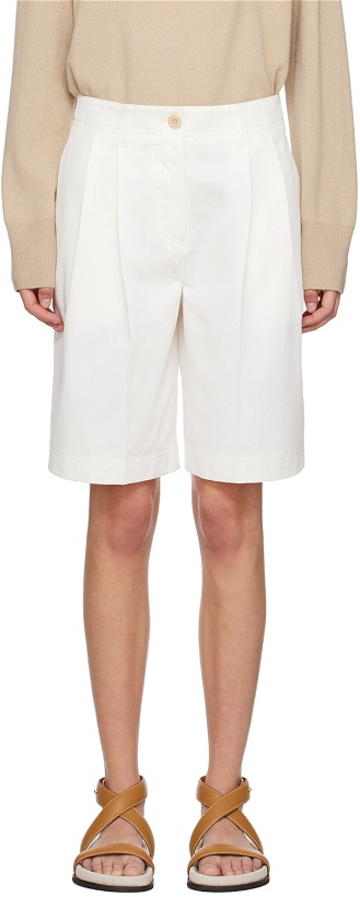 Photo: TOTEME White Wide-Leg Shorts