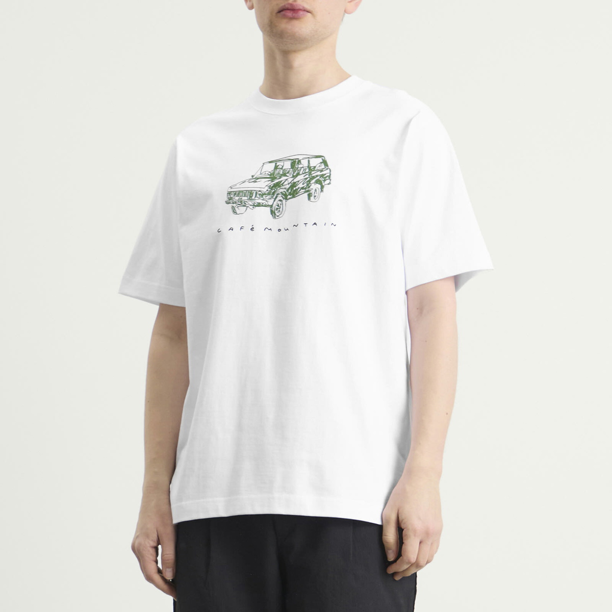 Café Mountain Men's Scrrible Rangey T-Shirt in Natural/Ivy Green