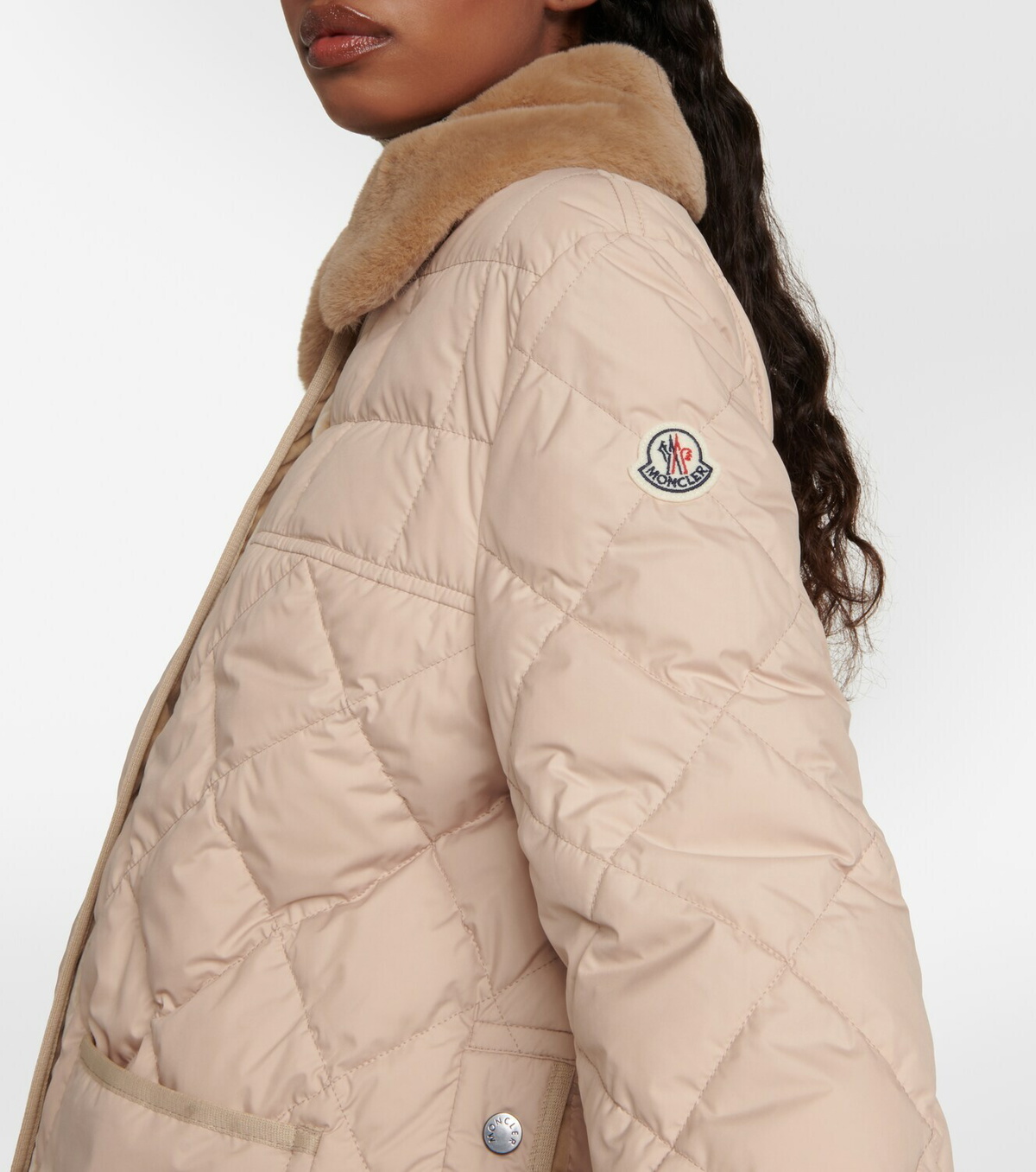 【MONCLER】Piumino corto Cygne con finiture ダウンジャケット 楽天市場】2024/25秋冬 MONCLER モンクレール レディースPIUMINO
