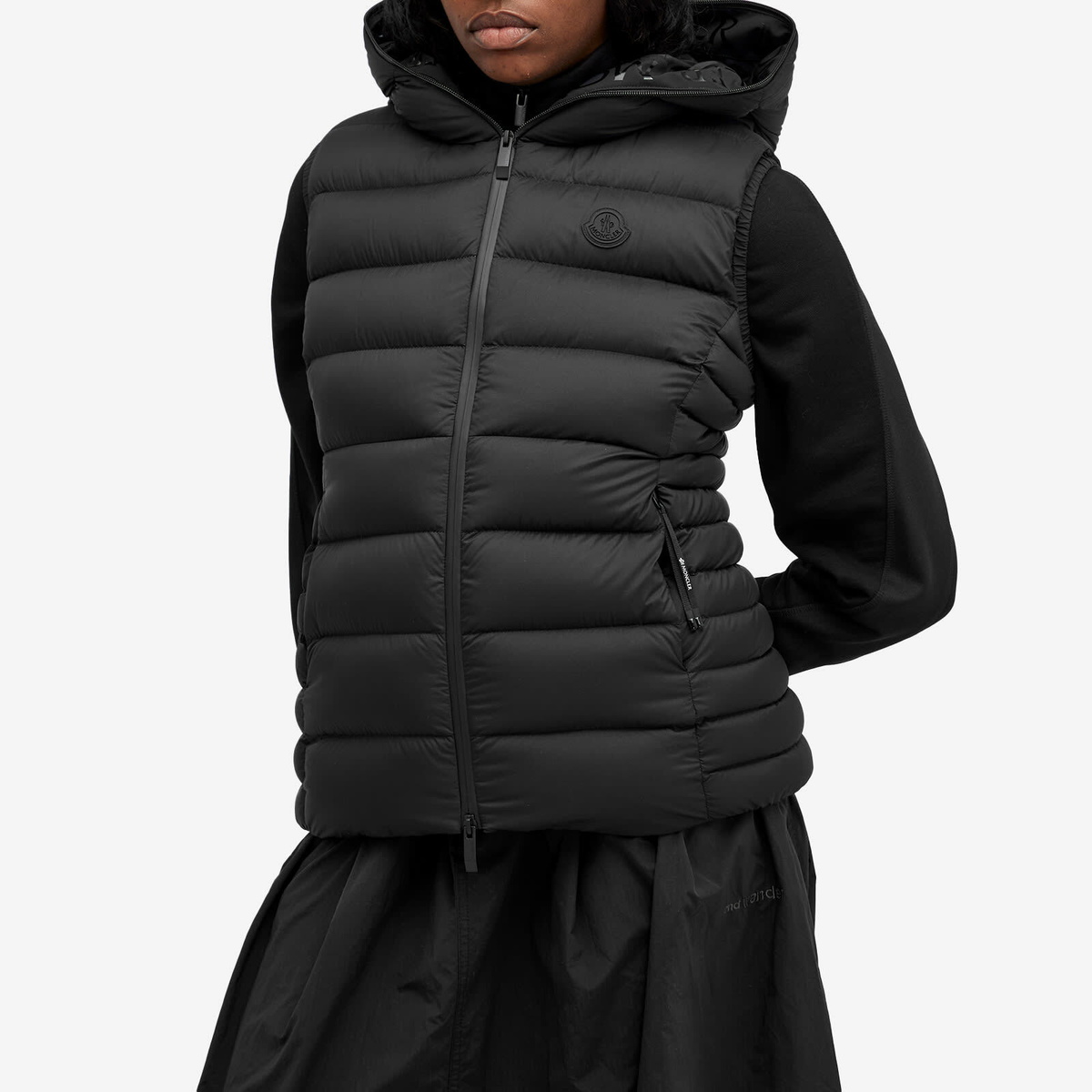 Size1-2◆確保済 関税無 国内発MONCLERダウンベストBARRAUX VEST Moncler Women's Barraux Vest in Black Moncler
