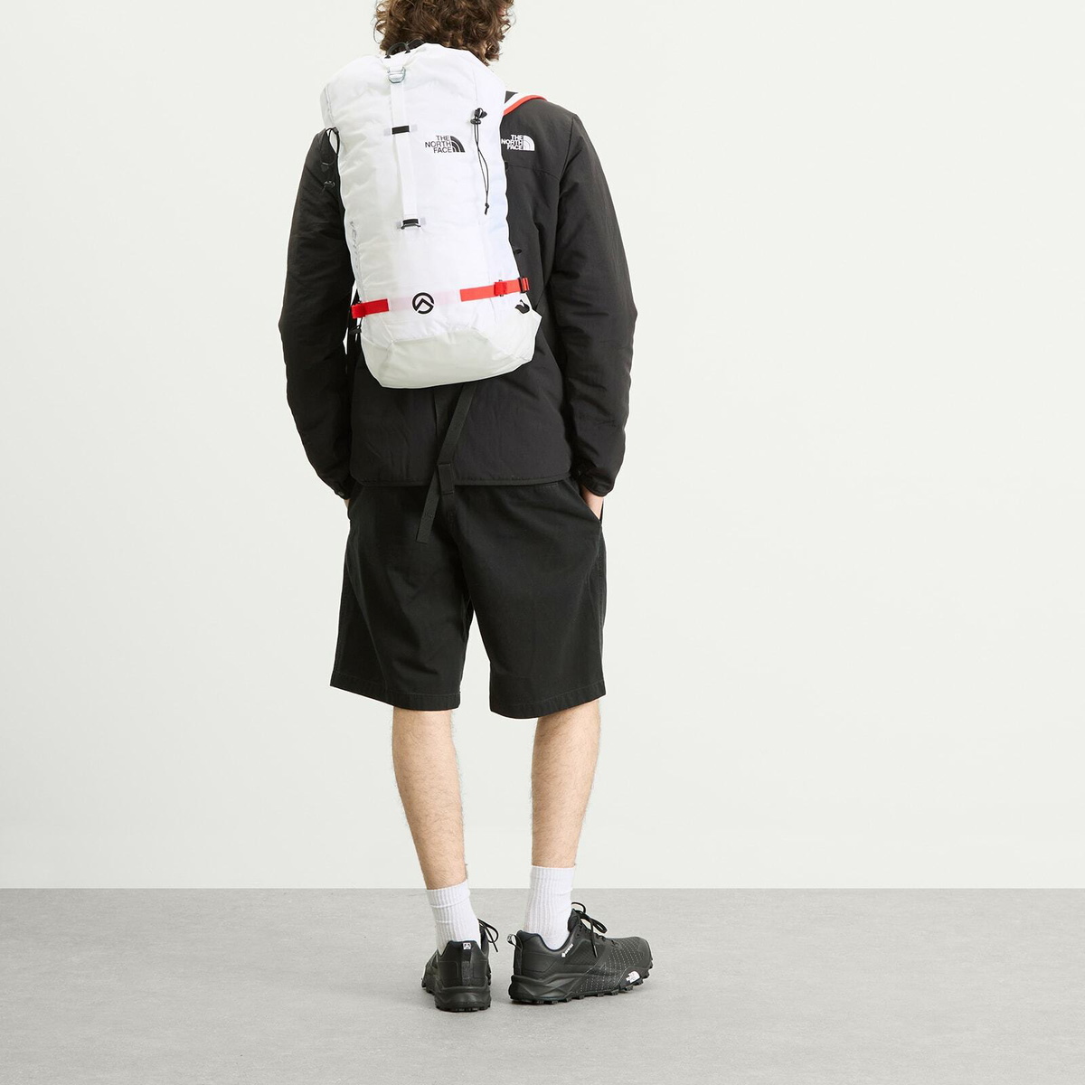 The North Face Men's Verto 27 Backpack in Tnf White/Raw Undyed The