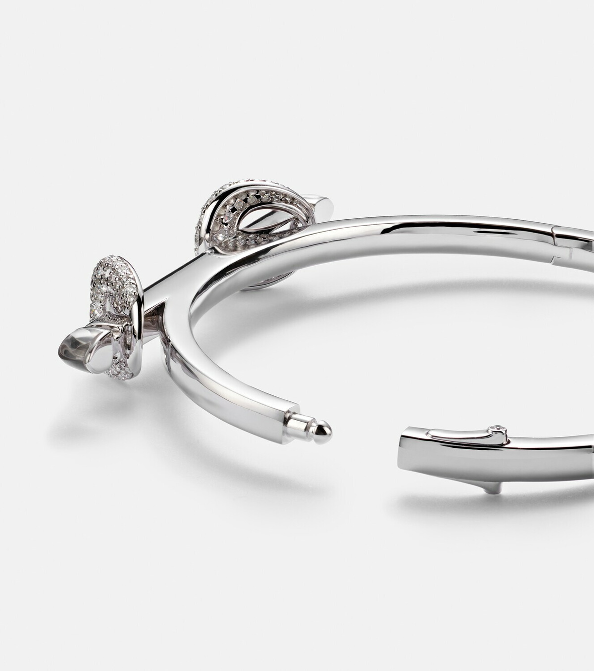 Ananya Chakra Icon 18kt white gold bracelet with diamonds and quartz