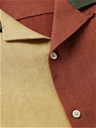 De Bonne Facture - Convertible-Collar Colour-Block Linen Shirt - Brown