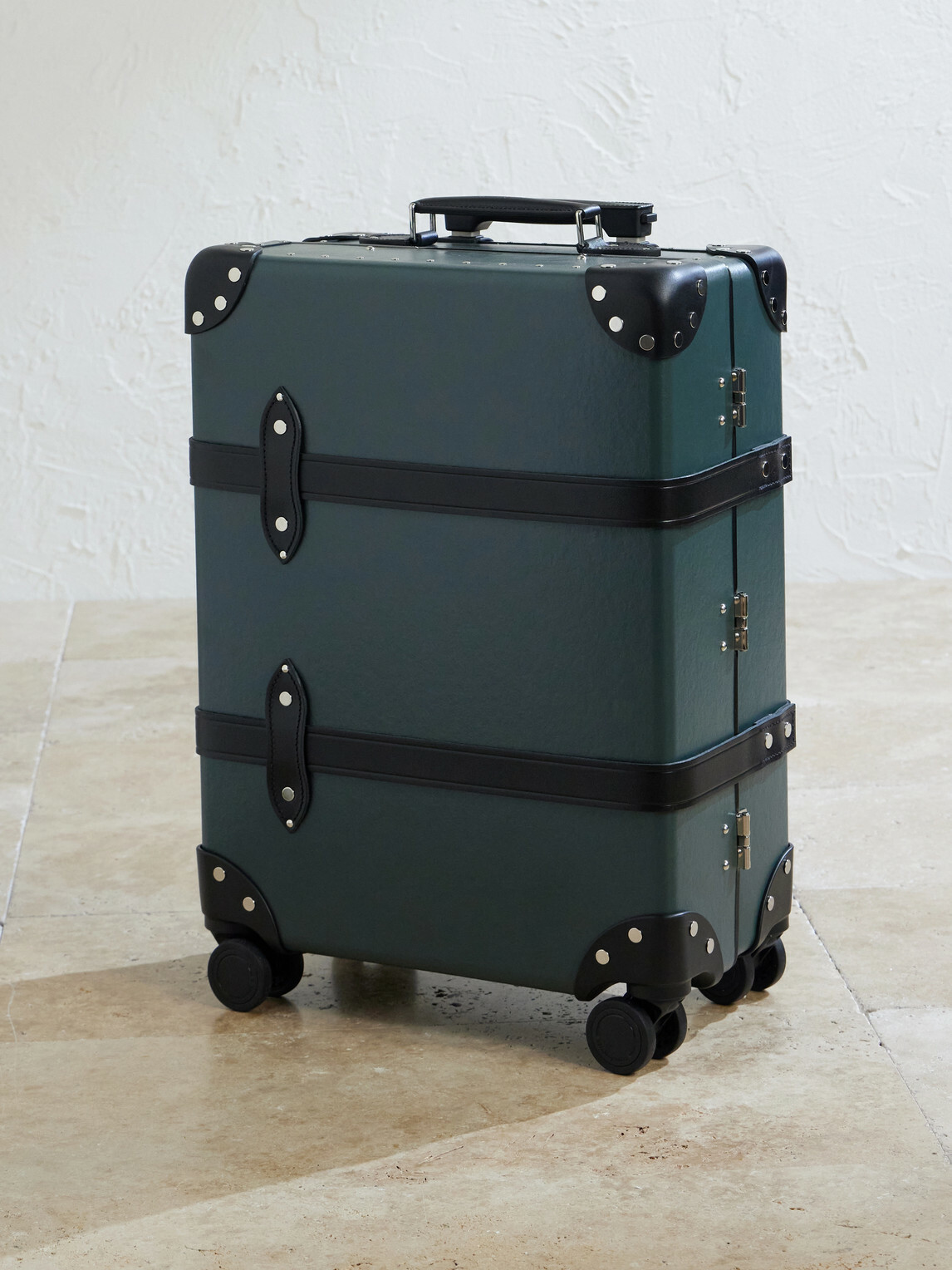 Globe-Trotter - 007 James Bond No Time No Die Leather Carry-On Suitcase