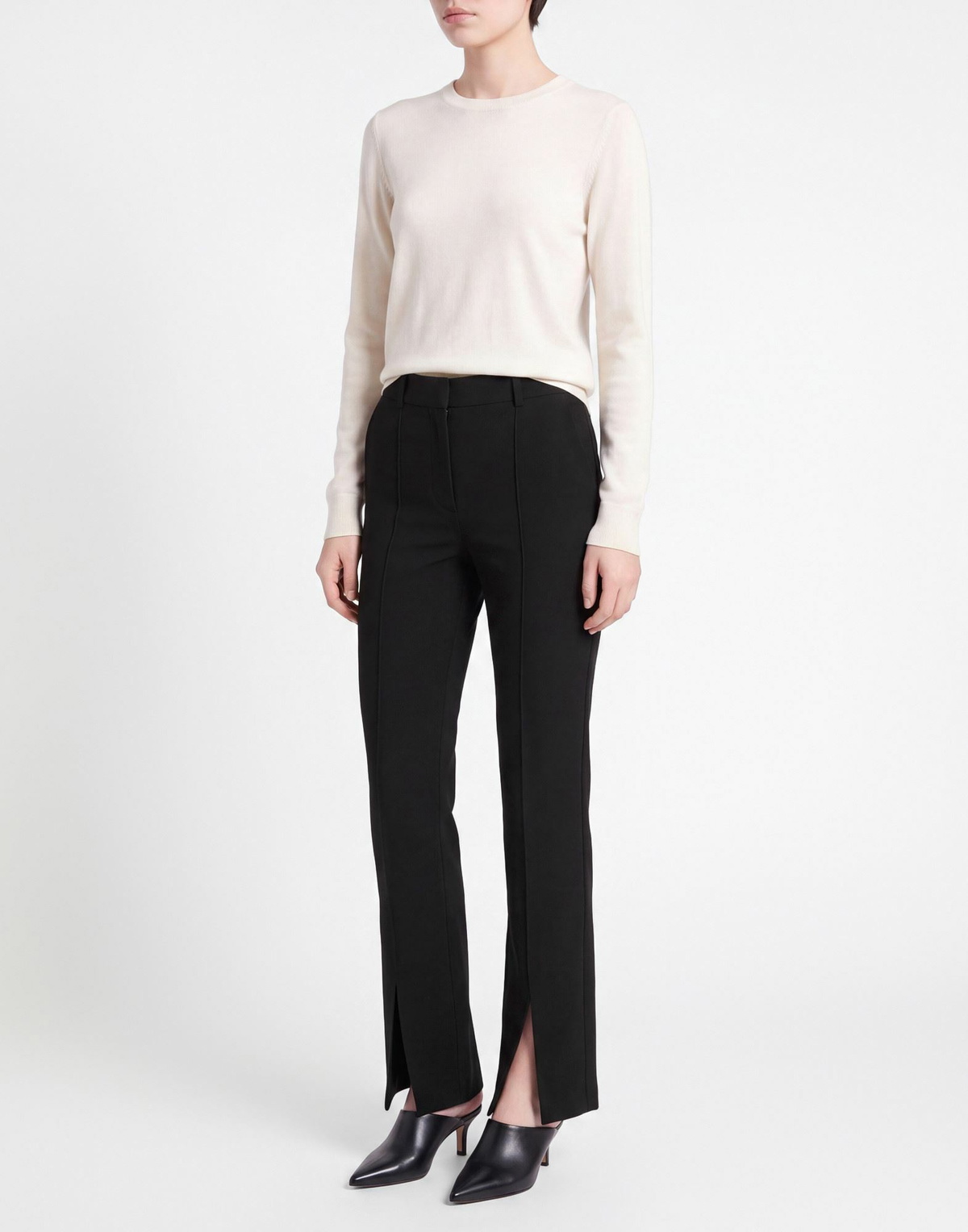 The Mannei Womens Pants in Black