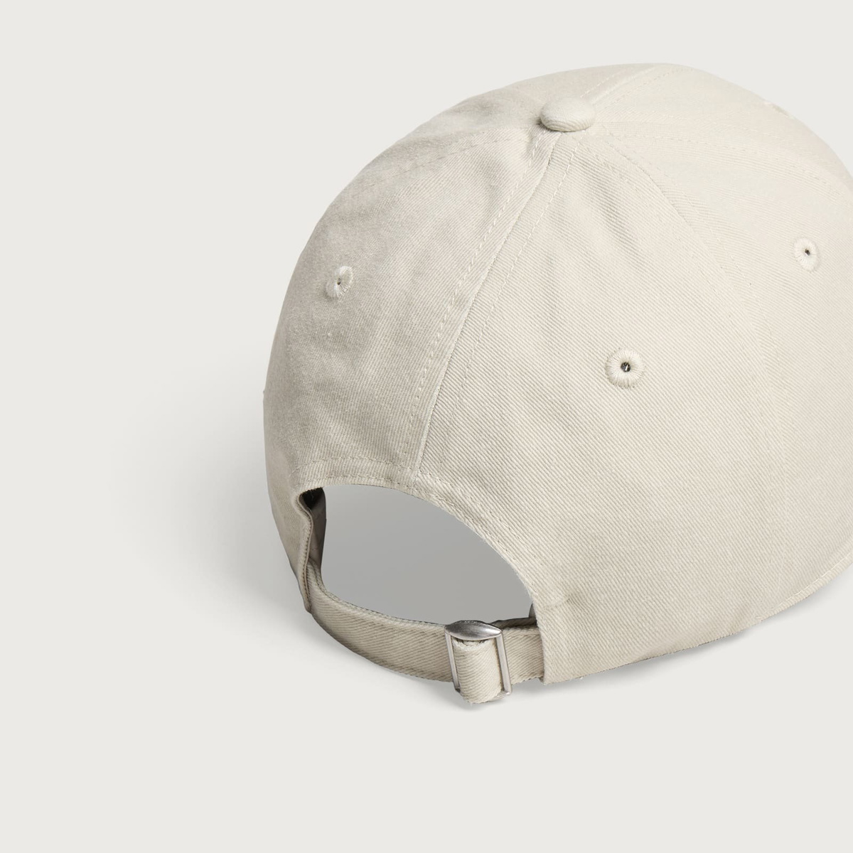 Umbro Men's Check Panel Cap in Pelican