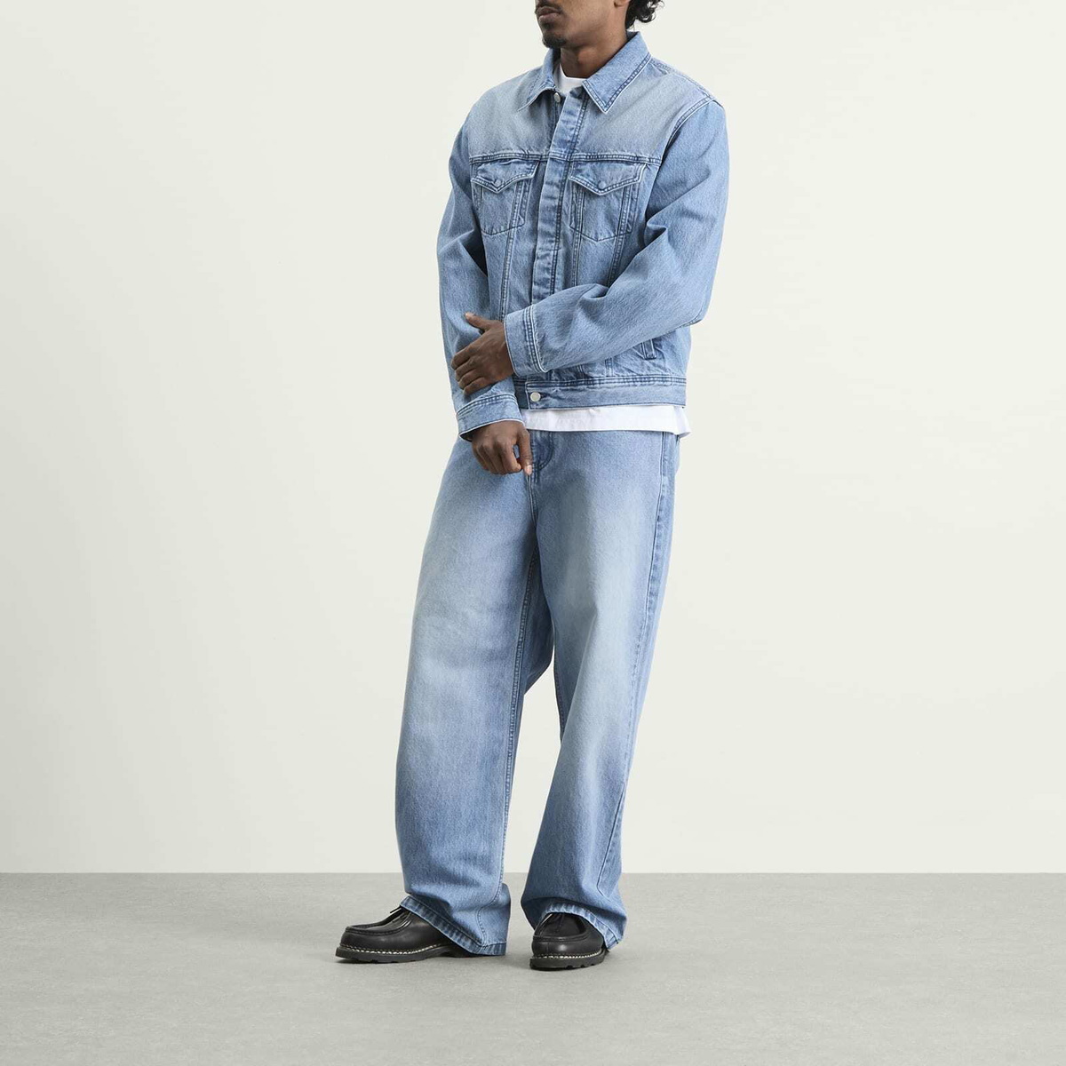 Arte Men's Circle Logo Jeans in Bleach Wash