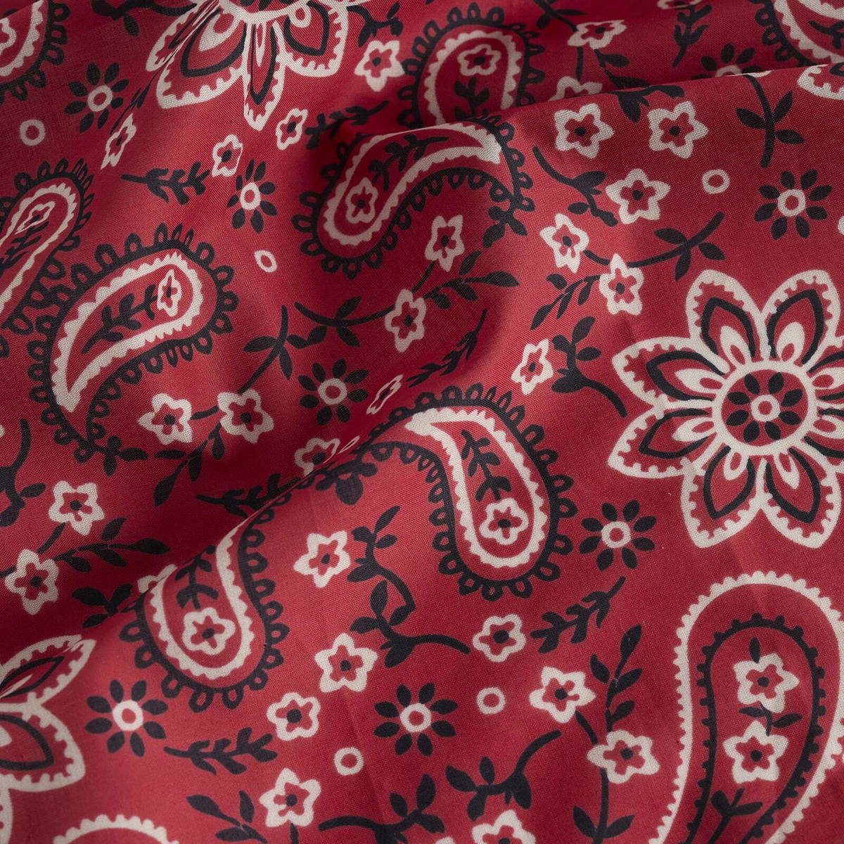 Drake's Men's Classic Paisley Bandana in Red 