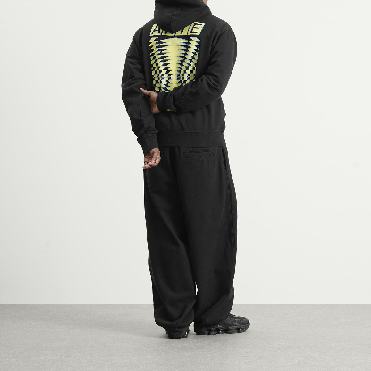Arte Men's Back Abstract Hoodie in Black