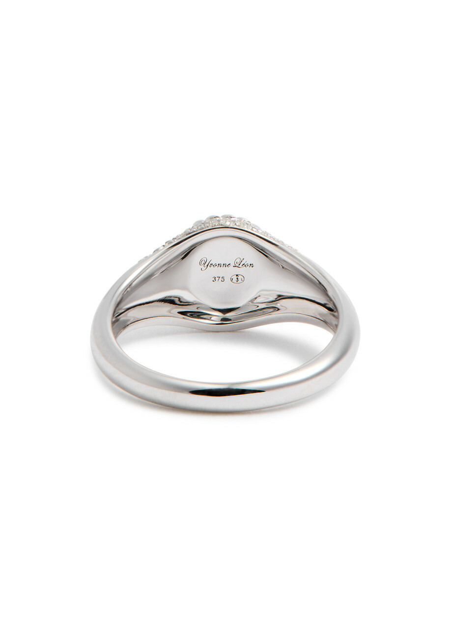Yvonne Leon Baby Chevalière Ovale Zèbre 9kt White Gold Signet Ring Black And White