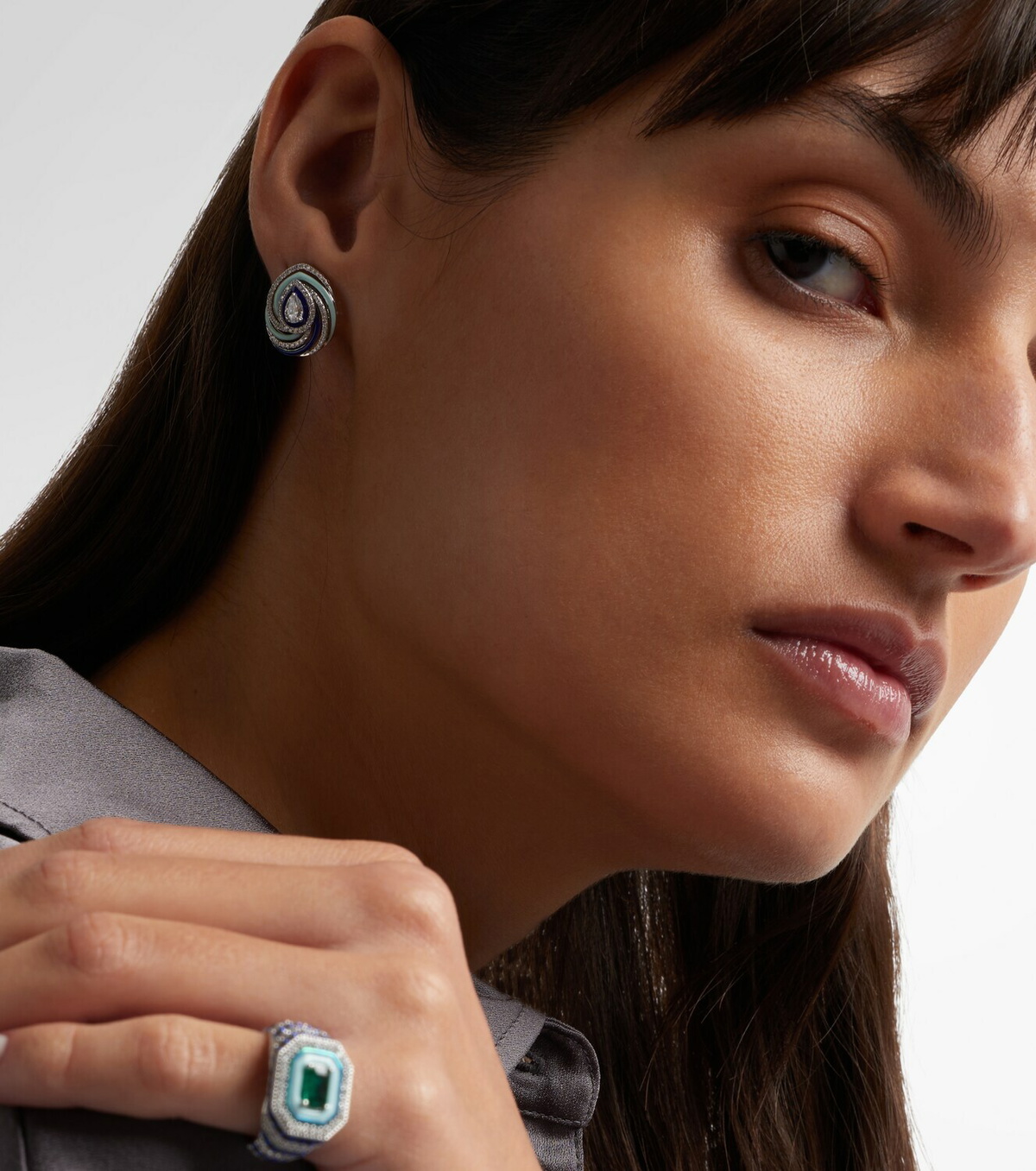 Kamyen Twister 18kt white gold and enamel earrings with diamonds