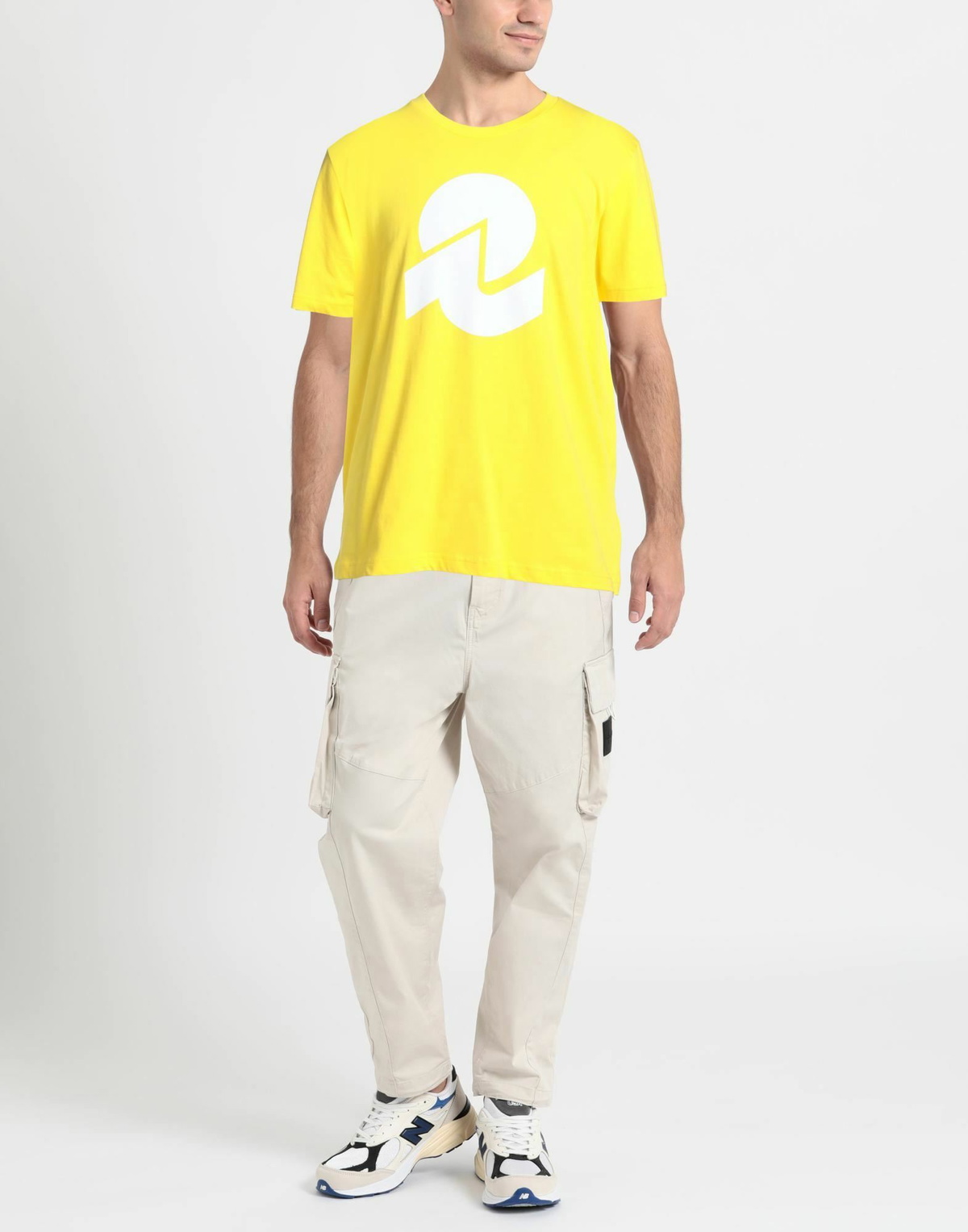 Invicta Mens T-shirt in Yellow
