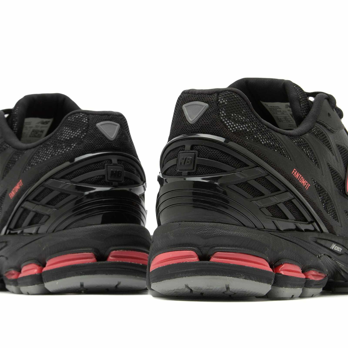 New Balance 1906W Sneaker in Black