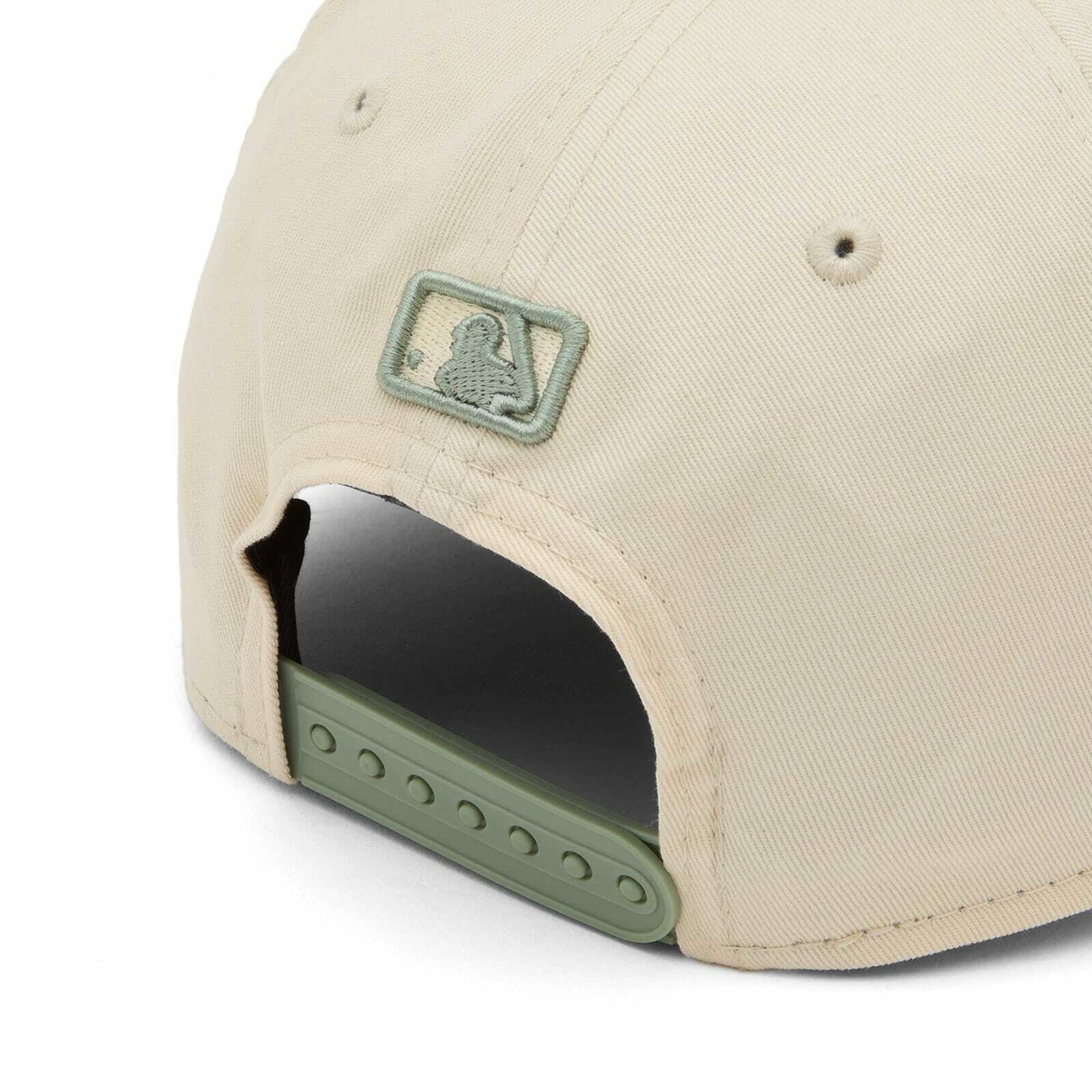 New Era LA Dodgers Side Script 9Forty Adjustable Cap in Green 