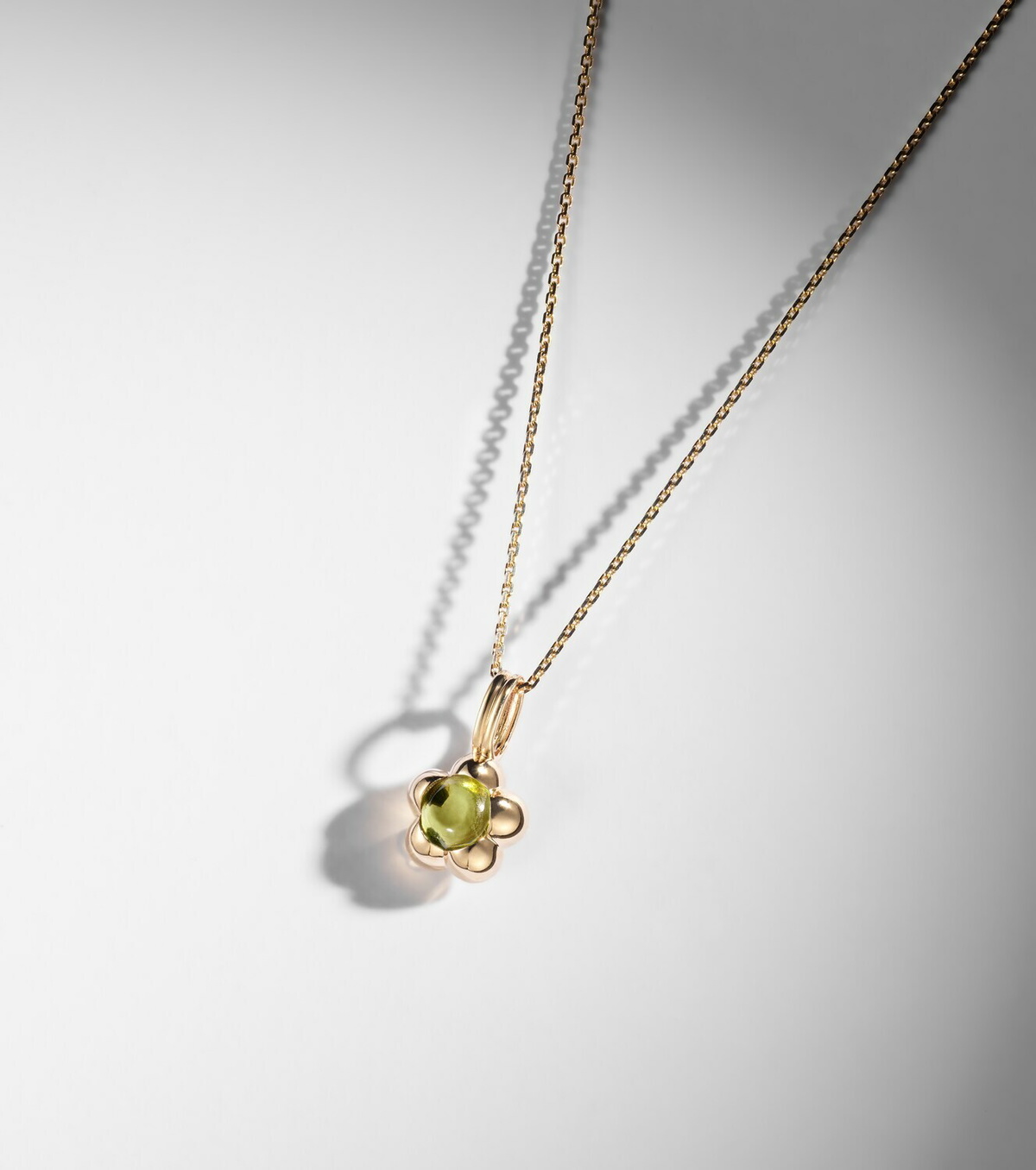 Stone and Strand Kensington 14kt gold necklace with peridot