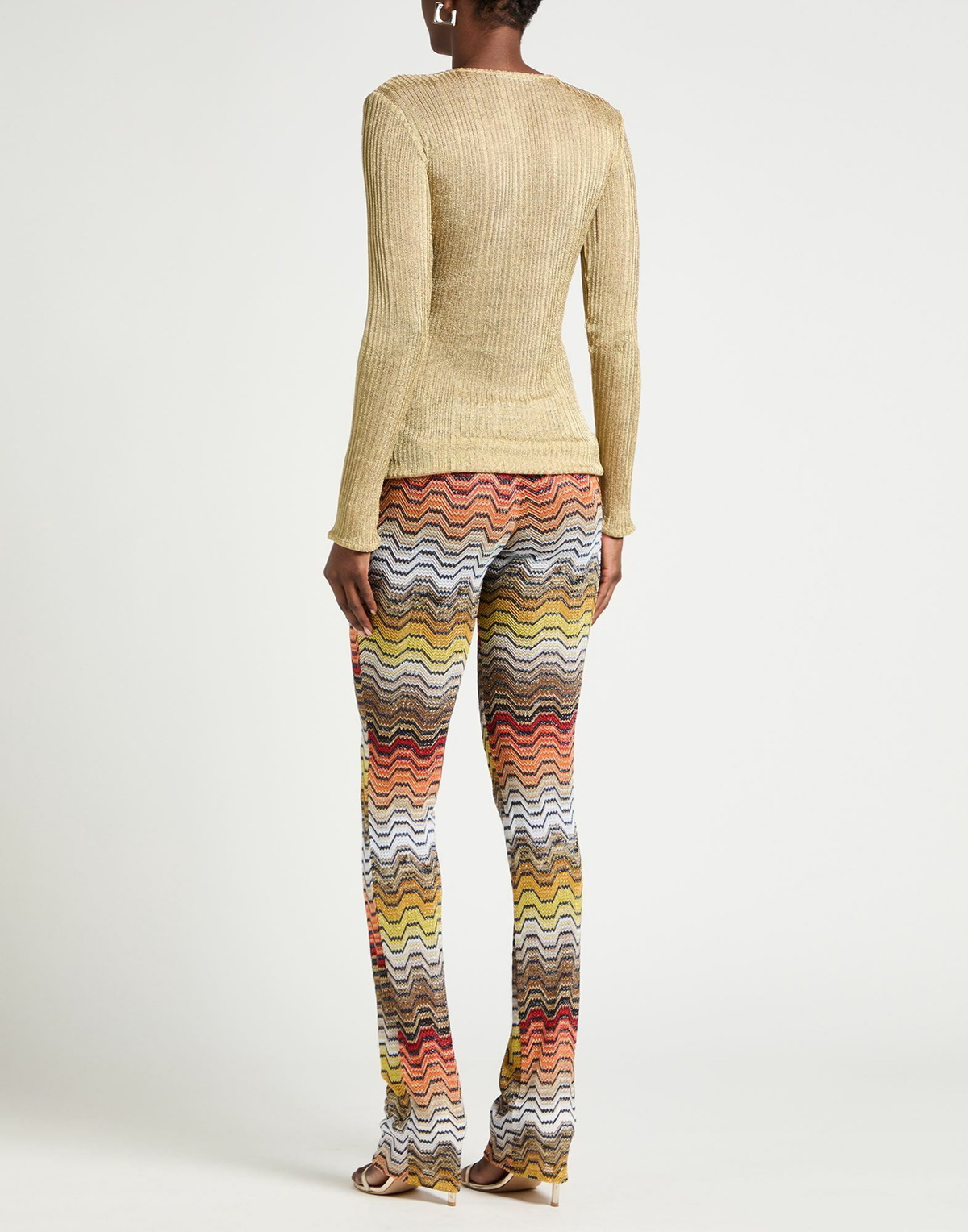 Sapio Womens Sweater in Gold