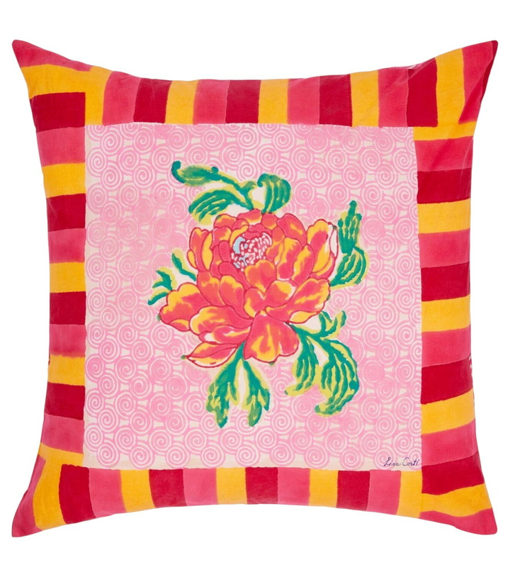 Photo: Lisa Corti Camelia Magenta Medium cotton cushion