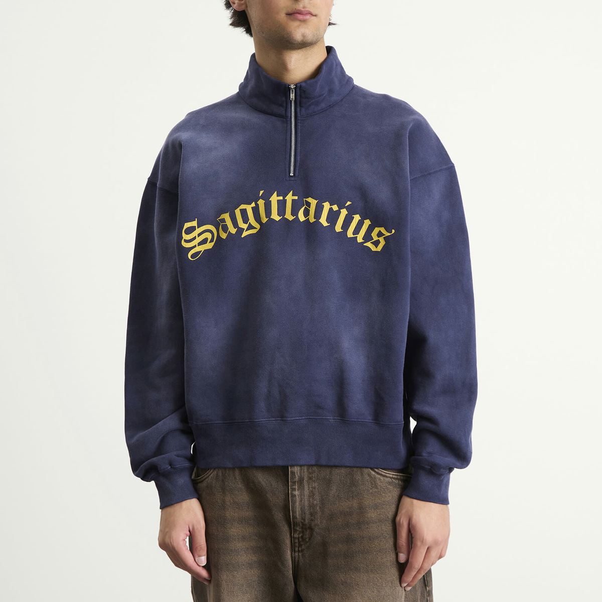 BEAMS Men's Fade Souvenir Half Zip Sweatshirt in Navy
