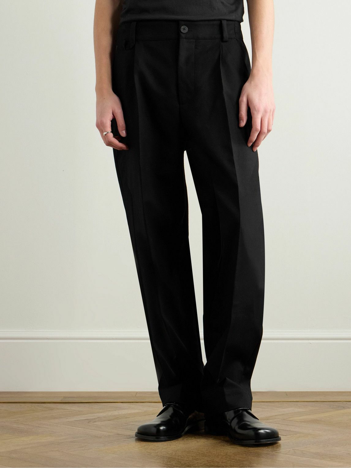 Jacquemus - Croisière Tapered Pleated Cotton Trousers - Black