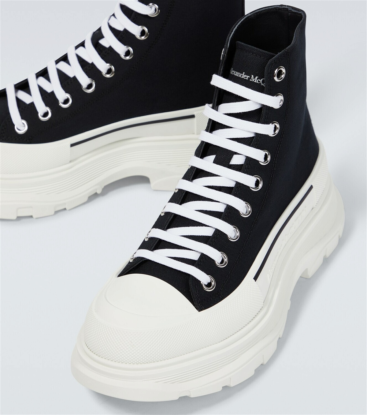 Alexander McQueen Sneakers with logo, IetpShops, Alexander McQueen Mens  Tread Slick Canvas Low Top Sneakers in White
