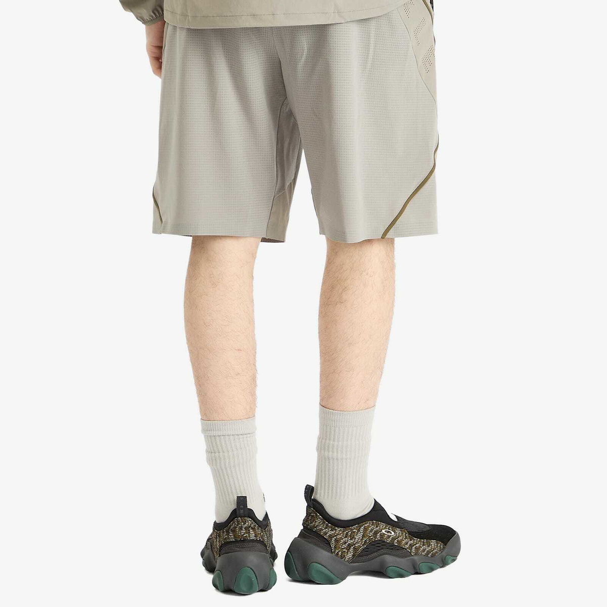 Oakley Men's Latitude Flight Shorts in Boulder Green