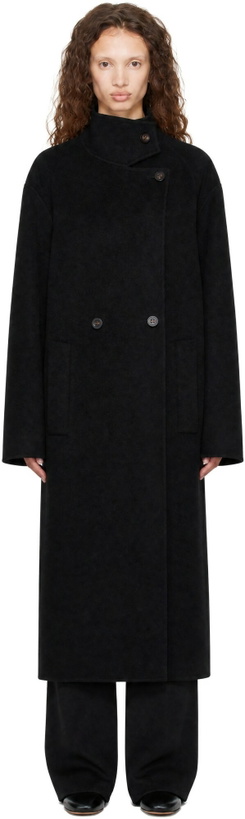 Photo: LISA YANG Black Doublé Button Coat