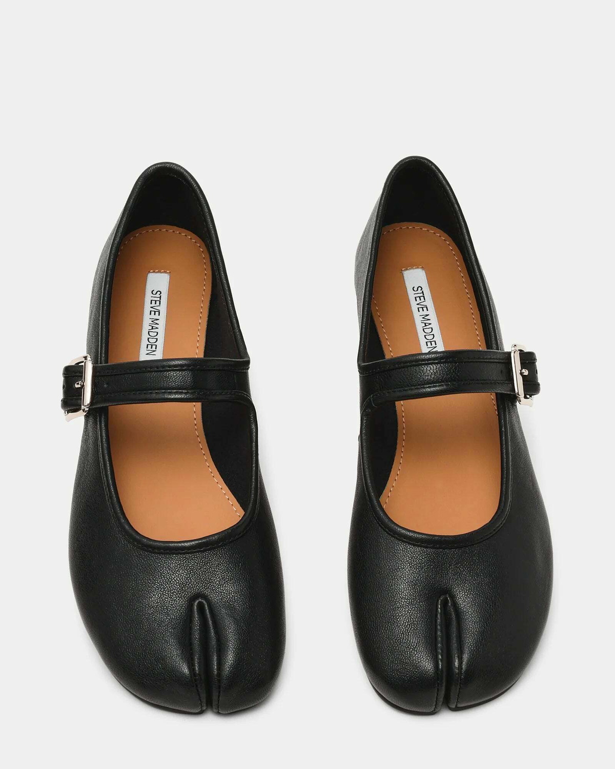 Steve Madden Calara Flats in Black