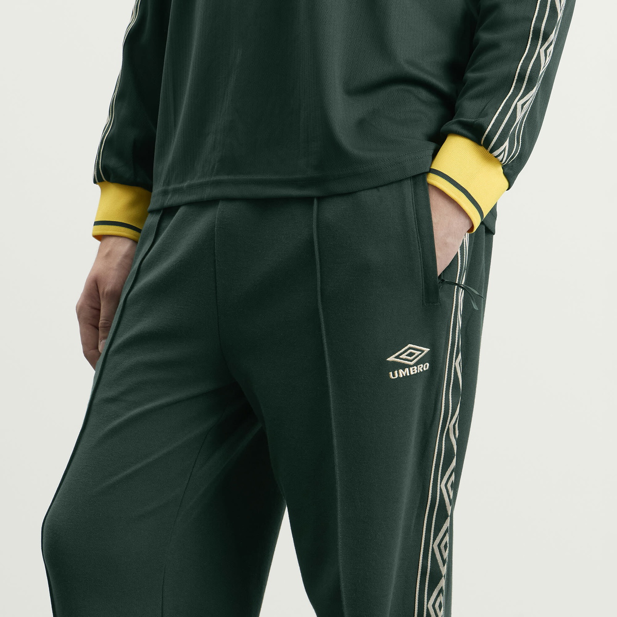 Umbro Men's Taped Track Pant in Pine Grove/Pelican