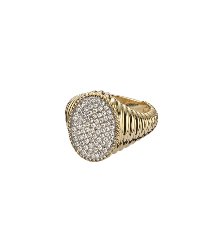Photo: Yvonne Léon Chevalière Ovale 9kt gold ring with diamonds