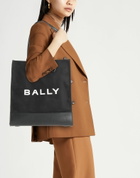 Bally Womens Shoulder bag in Black