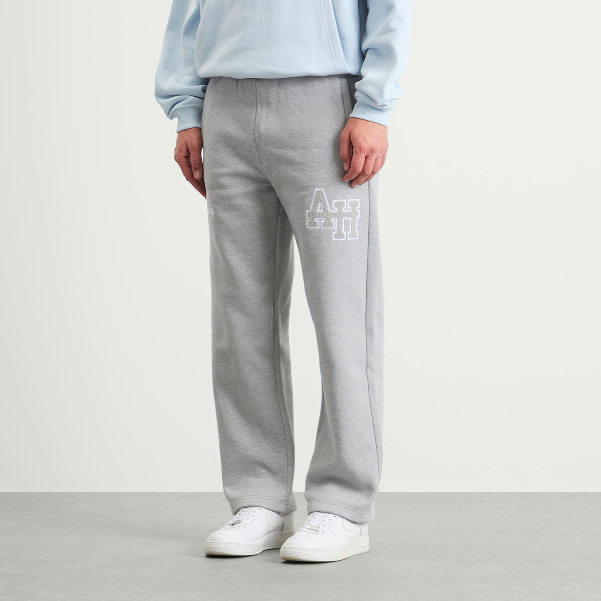 ANNIE HOOD Men's College Straight-Leg Joggers in Grey/Grey