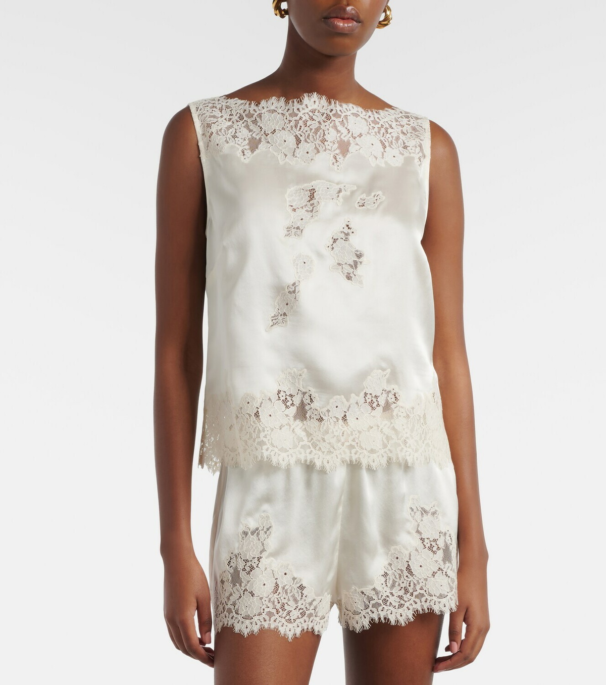 Dôen Iona lace-trimmed silk shorts