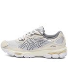 Asics Gel-NYC Sneakers in Concrete/Oatmeal