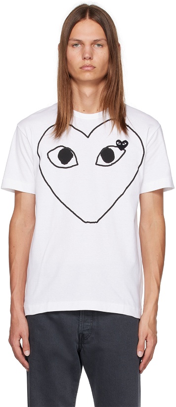 Photo: COMME des GARÇONS PLAY White Outline Heart T-Shirt