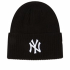 New Era New York Yankees Wide Cuff Beanie Hat in Black 