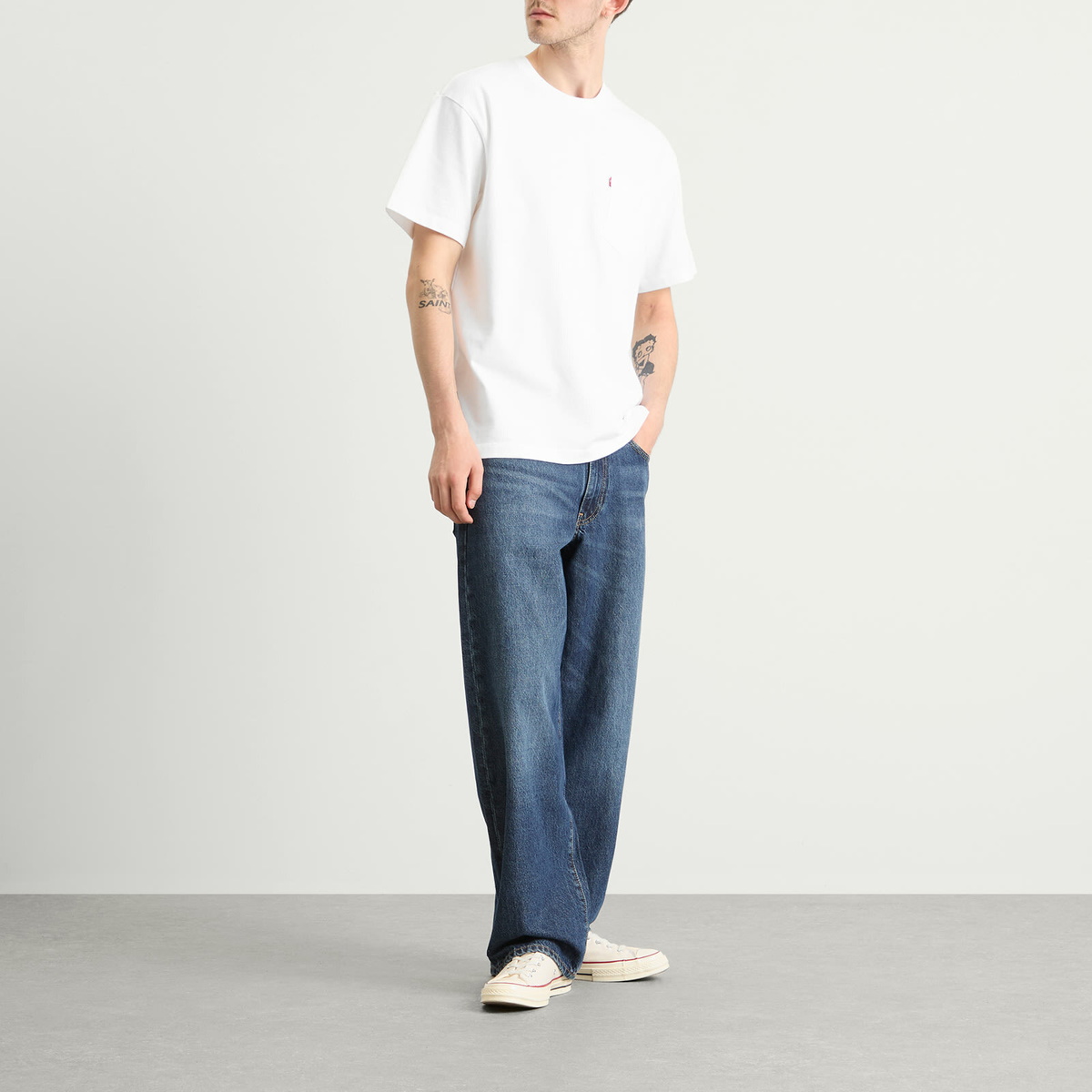 Levi's Men's Red Tab Excusive Heavyweight Pocket T-Shirt in Bright White