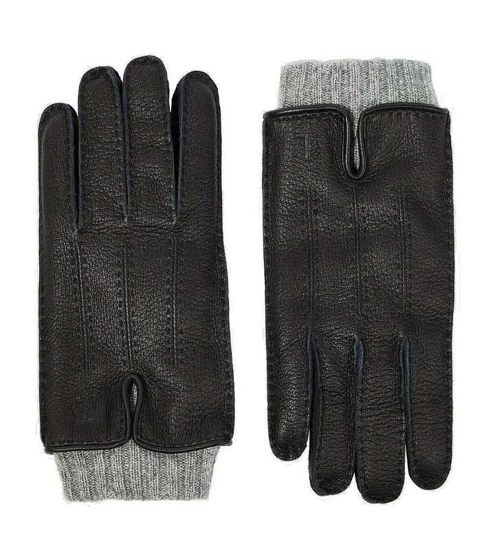 Photo: Tod's Leather gloves
