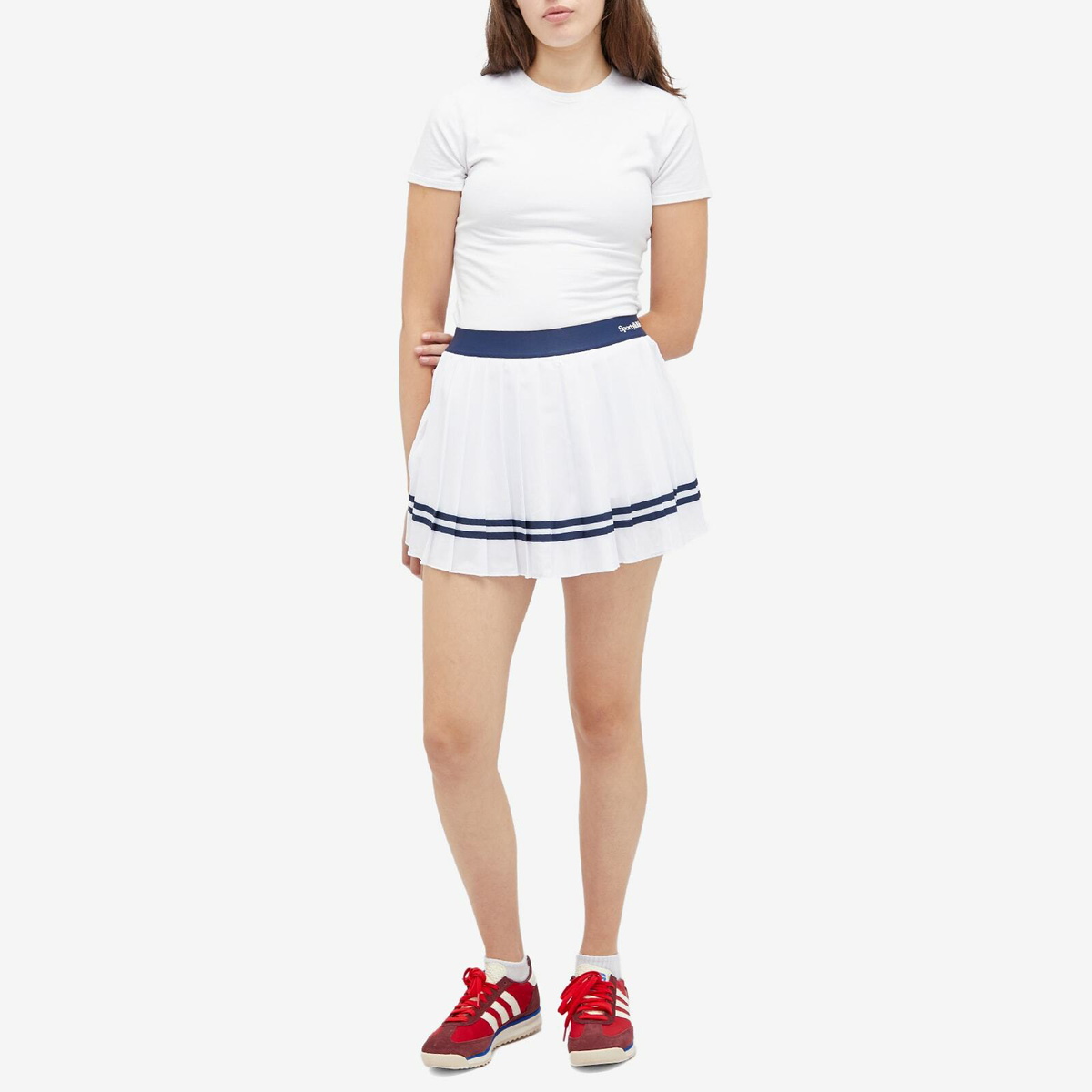Sporty & Rich Women's Serif Logo Pleated Skirt in White/Navy