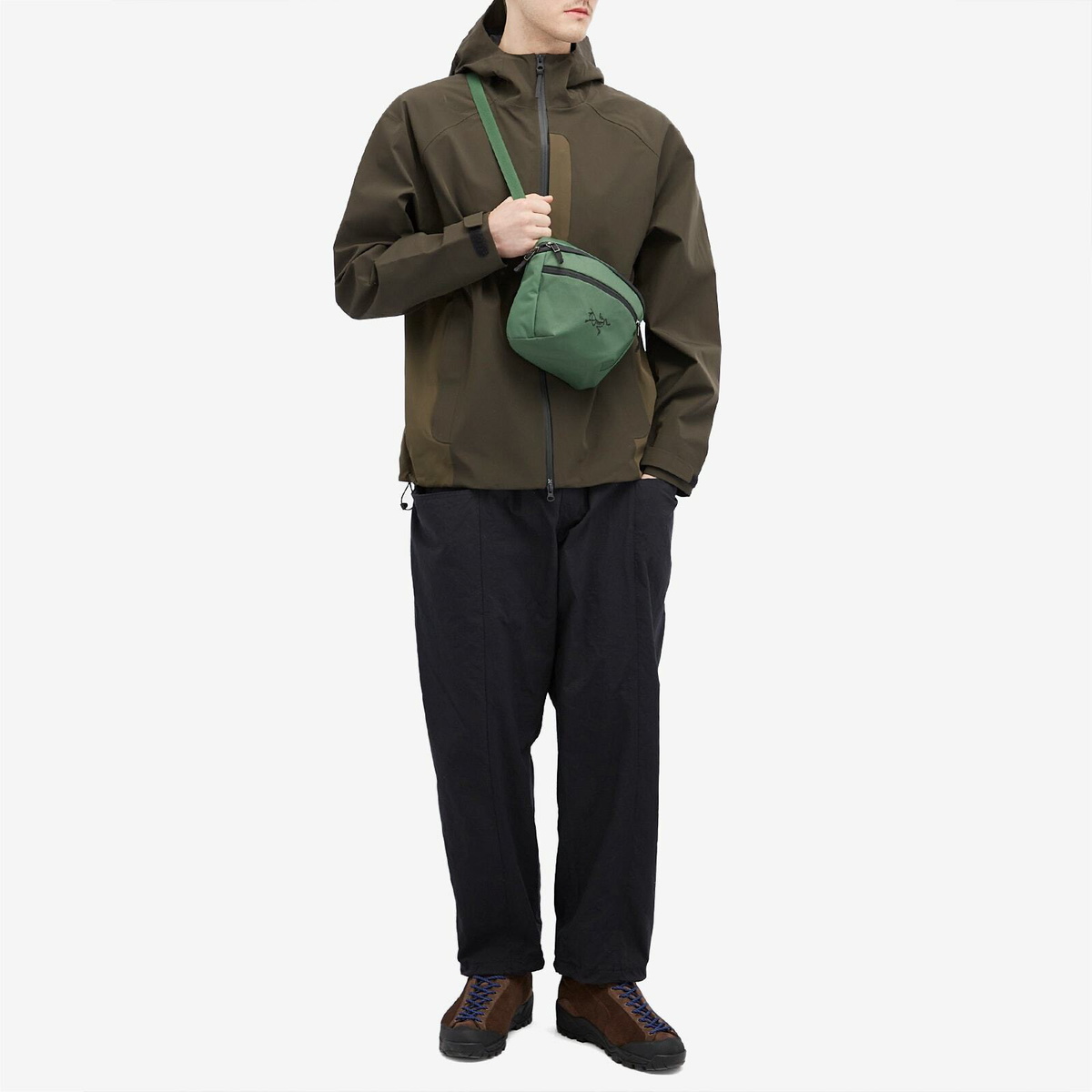 Arc'teryx Men's Mantis 2 Waist Pack in Eden/Black Arc'teryx