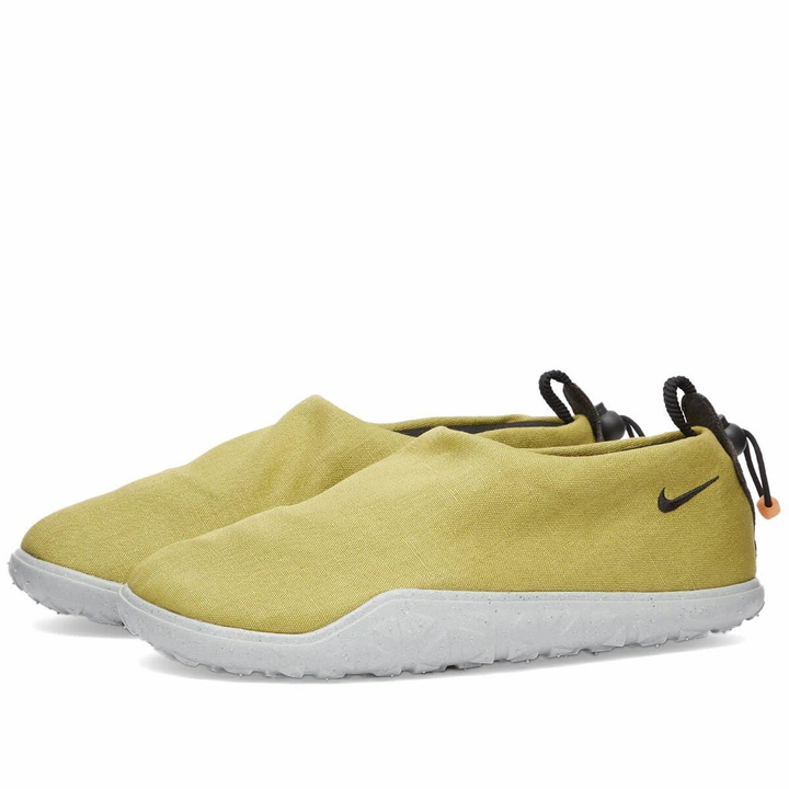 Photo: Nike Men's ACG Moc Sneakers in Moss/Black