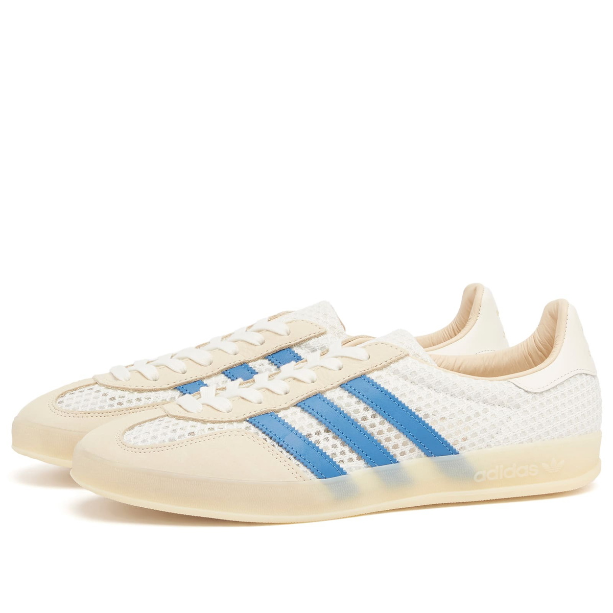 国内配送 adidas GAZELLE INDOOR O.WHITE/F.BLUE/W.VANILLA Adidas Gazelle Indoor Sneaker in Off White/Blue/Warm Vanilla
