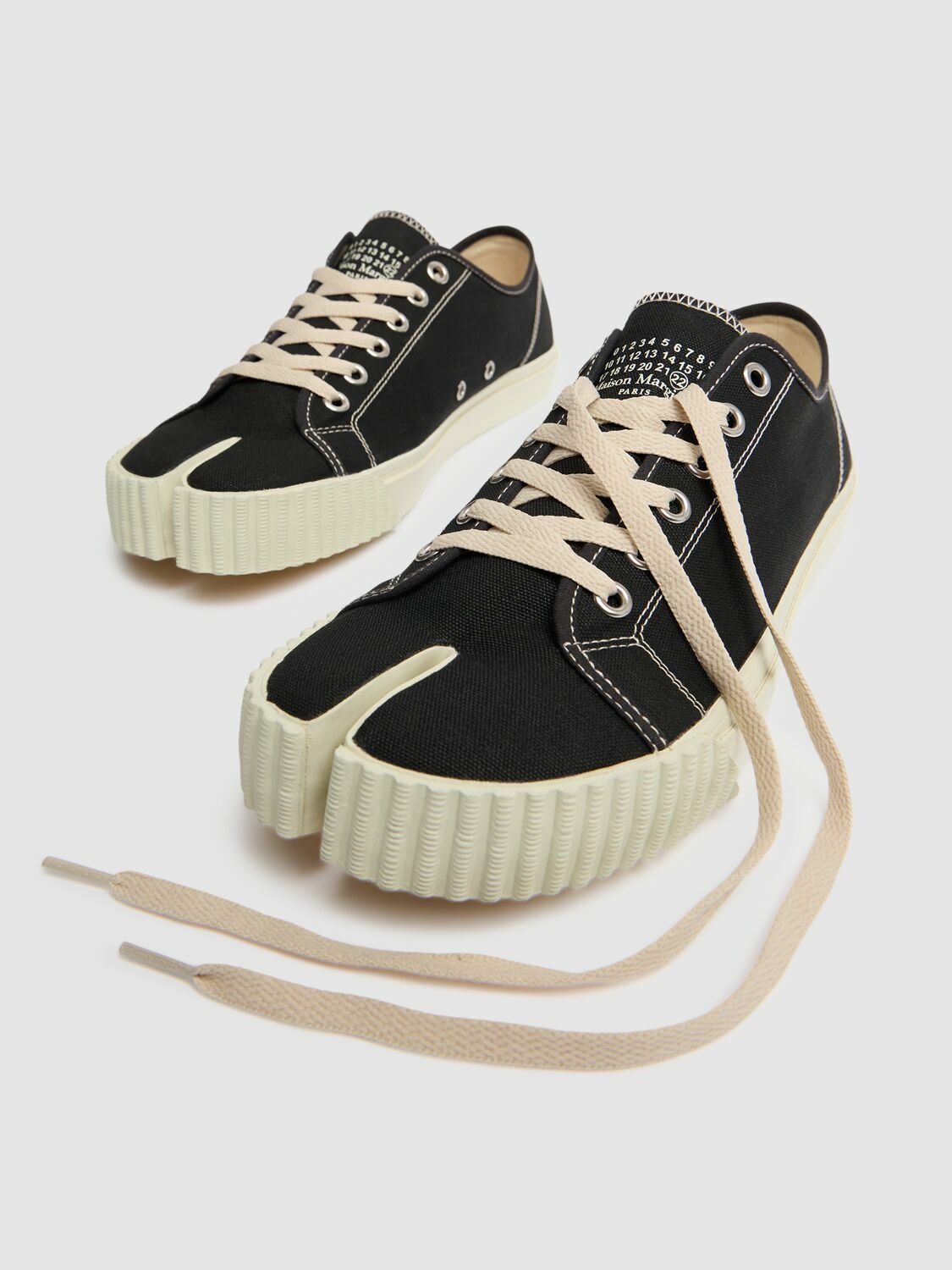 【MAISON MARGIELA】送料/関税込 Tabi canvas sneakers Maison Margiela Tabi canvas sneakers Maison Margiela