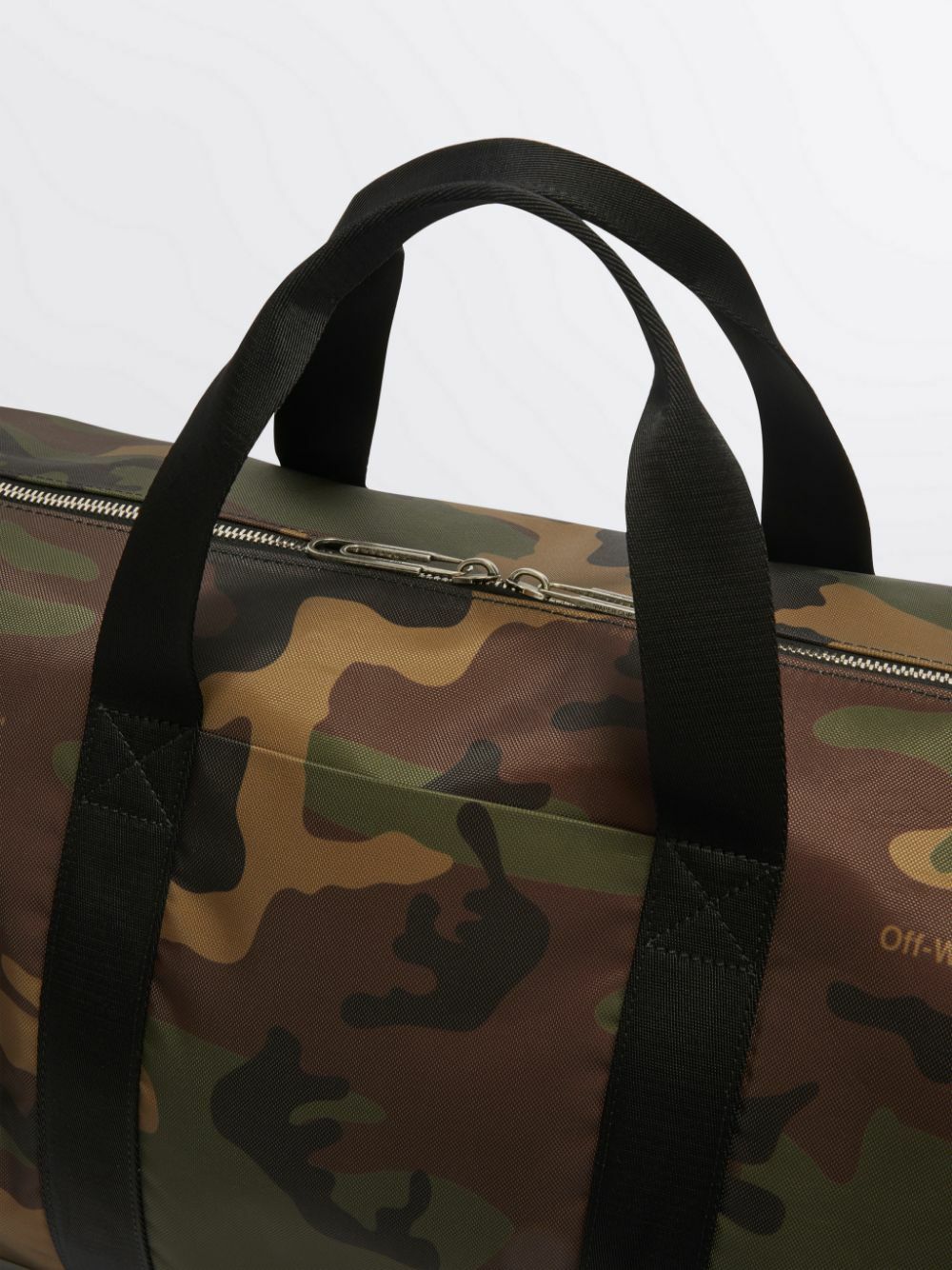 OFF-WHITE - Arrow Camou Print Duffle Bag Off-White