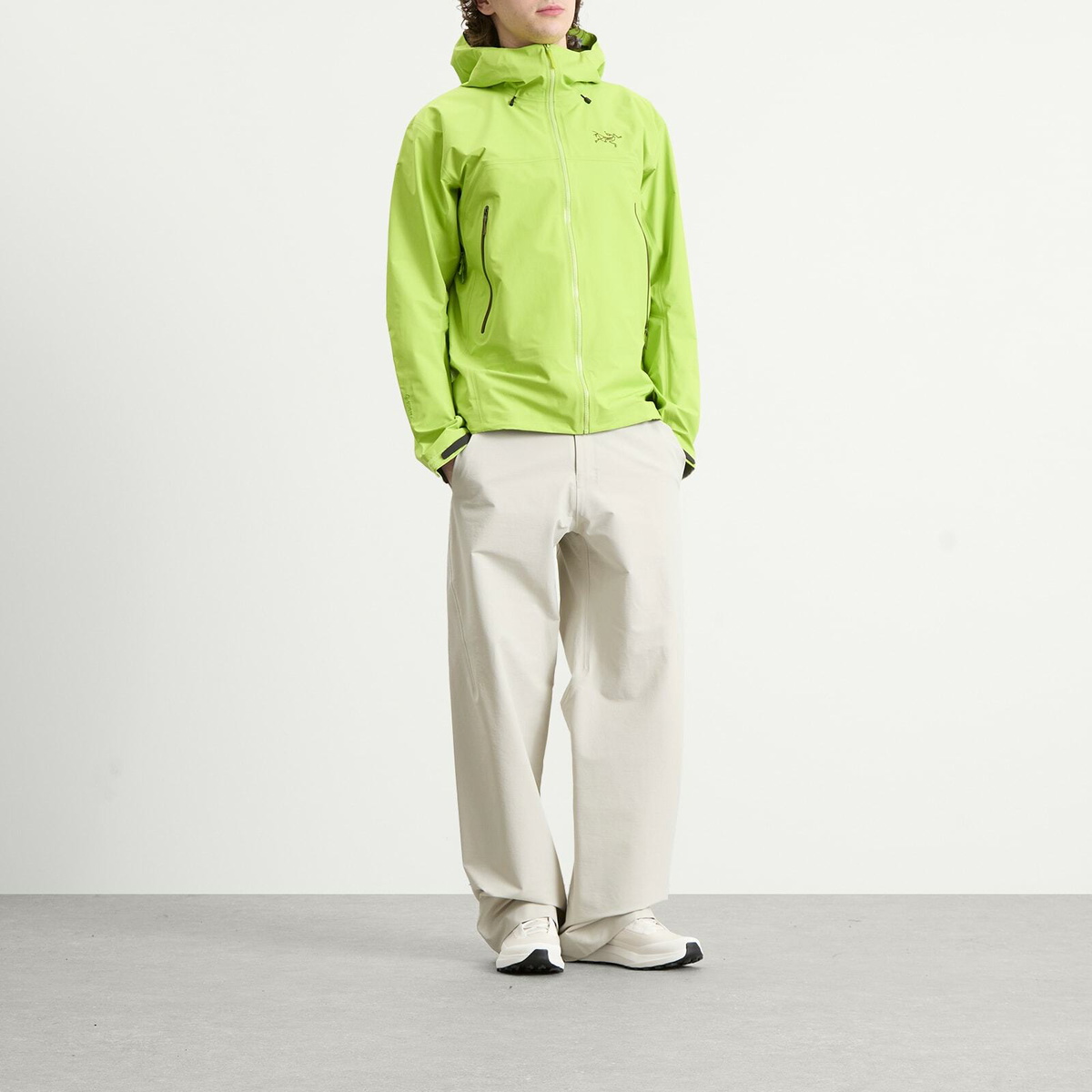 Arc'teryx Men's Beta SL Gore-Tex Jacket in Mantis/Tatsu Arc'teryx