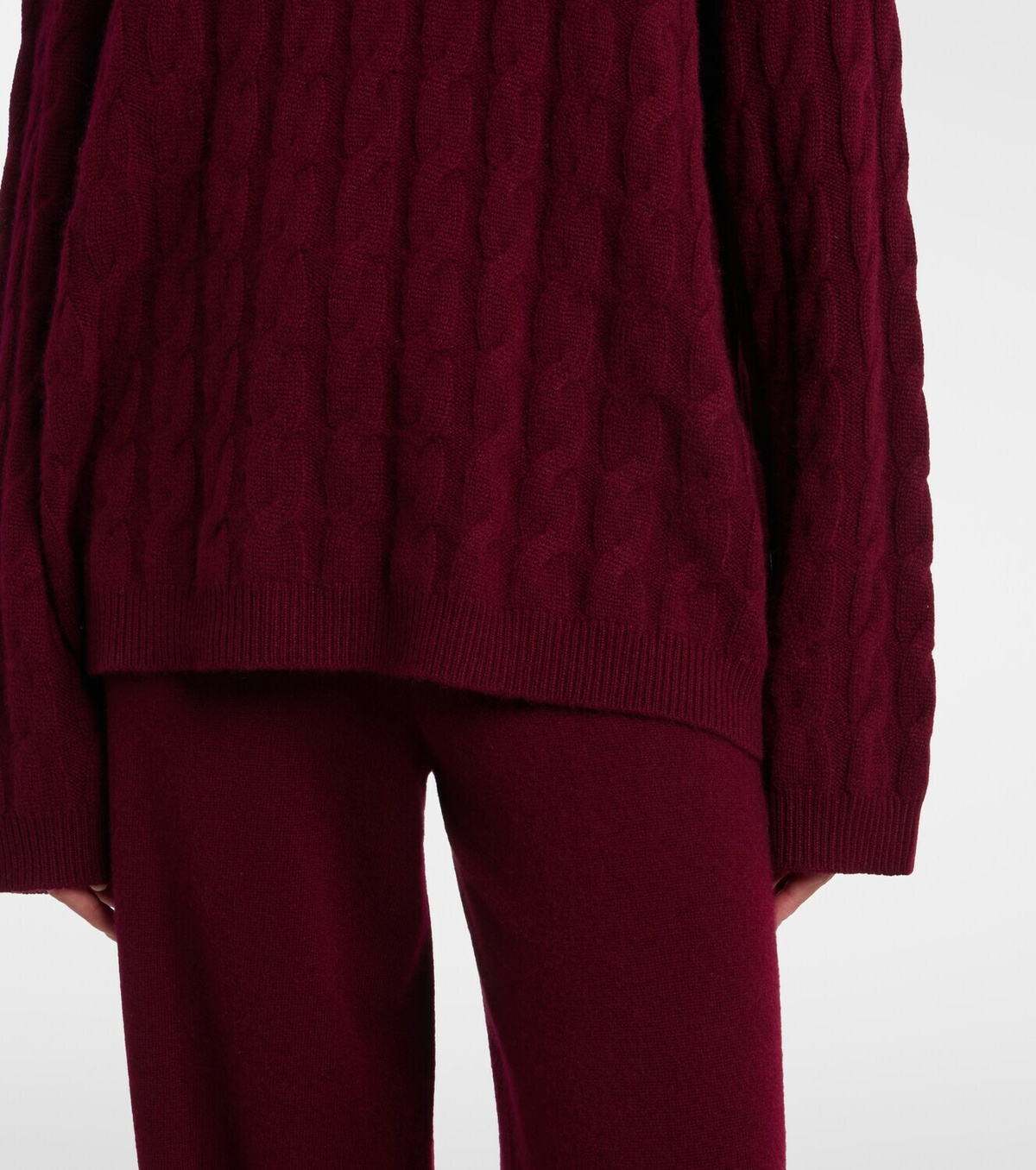 Lisa Yang Seymour cable-knit cashmere sweater