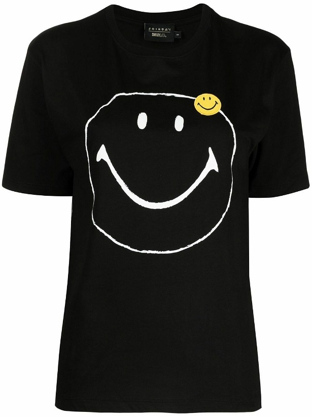 Photo: JOSHUA SANDERS - Smile Logo Cotton T-shirt