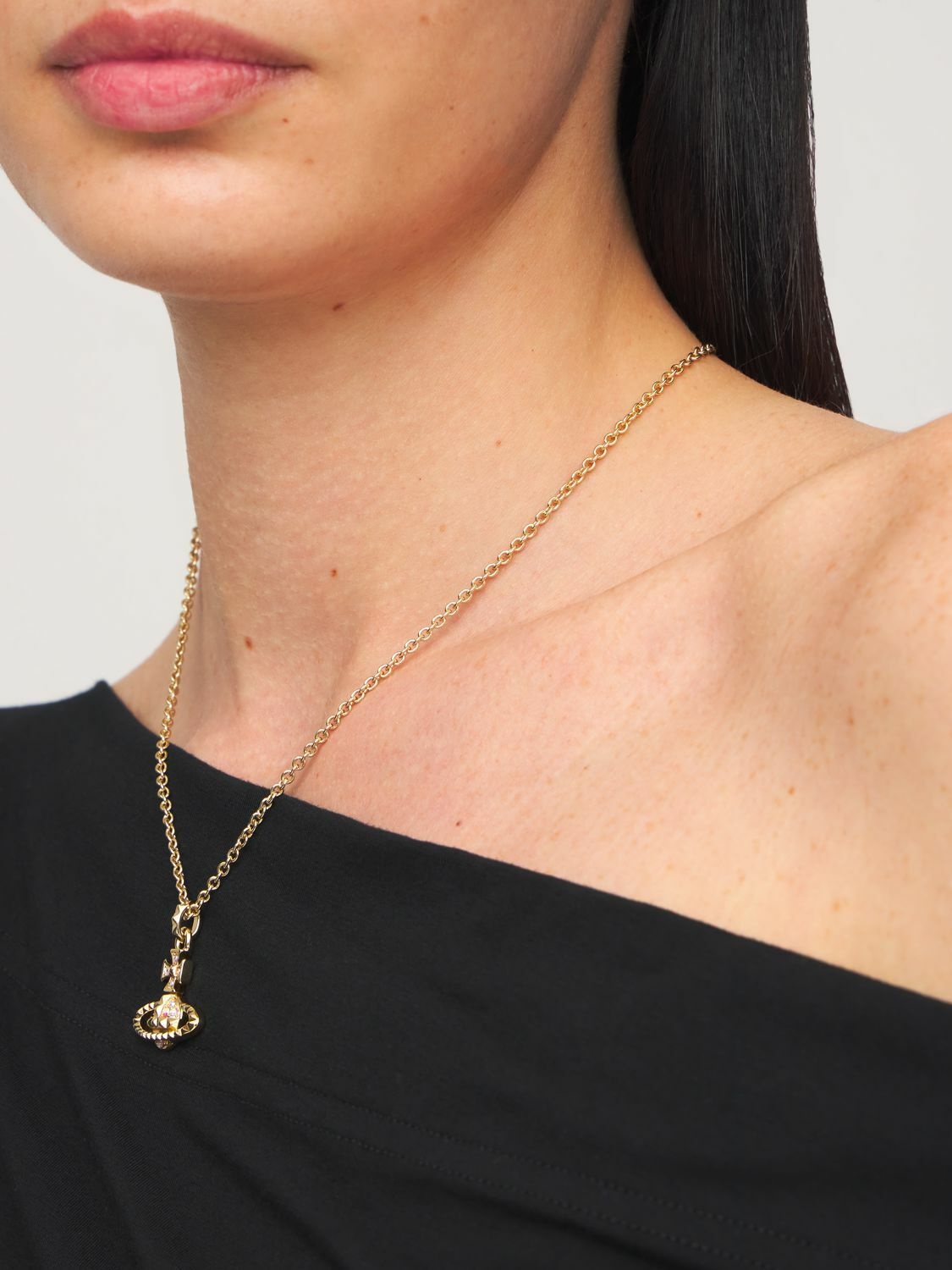 VIVIENNE WESTWOOD Mayfair Bas Relief Pendant Necklace - Rose Gold |  Editorialist