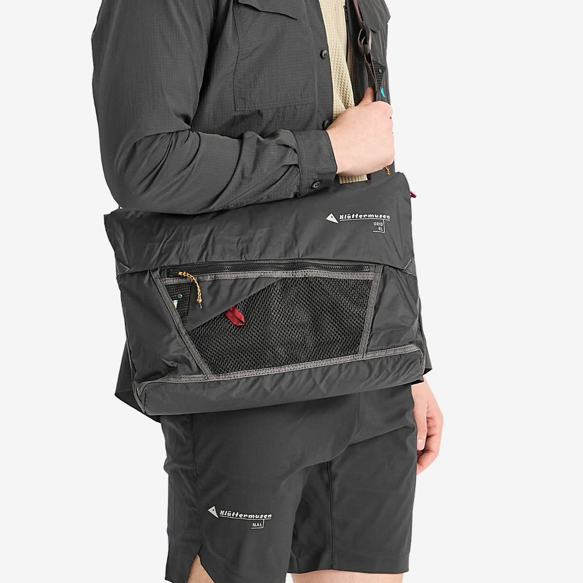 Klättermusen Grid Messenger Bag in Raven 