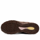 New Balance 990 v4 Sneaker in Brown