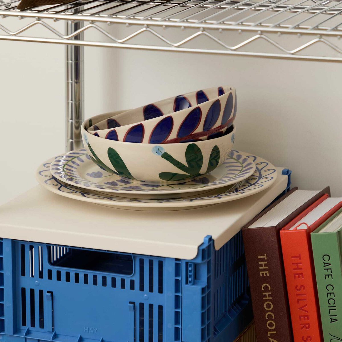 HAY x Emma Kohlmann La Pittura Bowl - Medium in Deep Blue Flower 